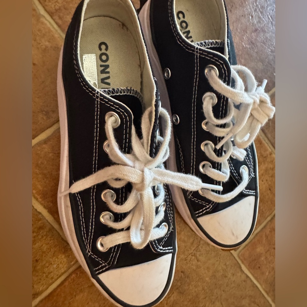 Converse Run Star Hike platform sneakers . Barely worn. Sz 7